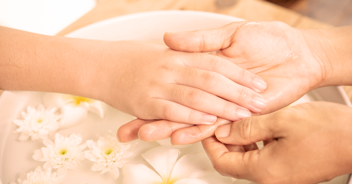 La cutícula es el escudo protector de tu uña. ¡Cuídala!