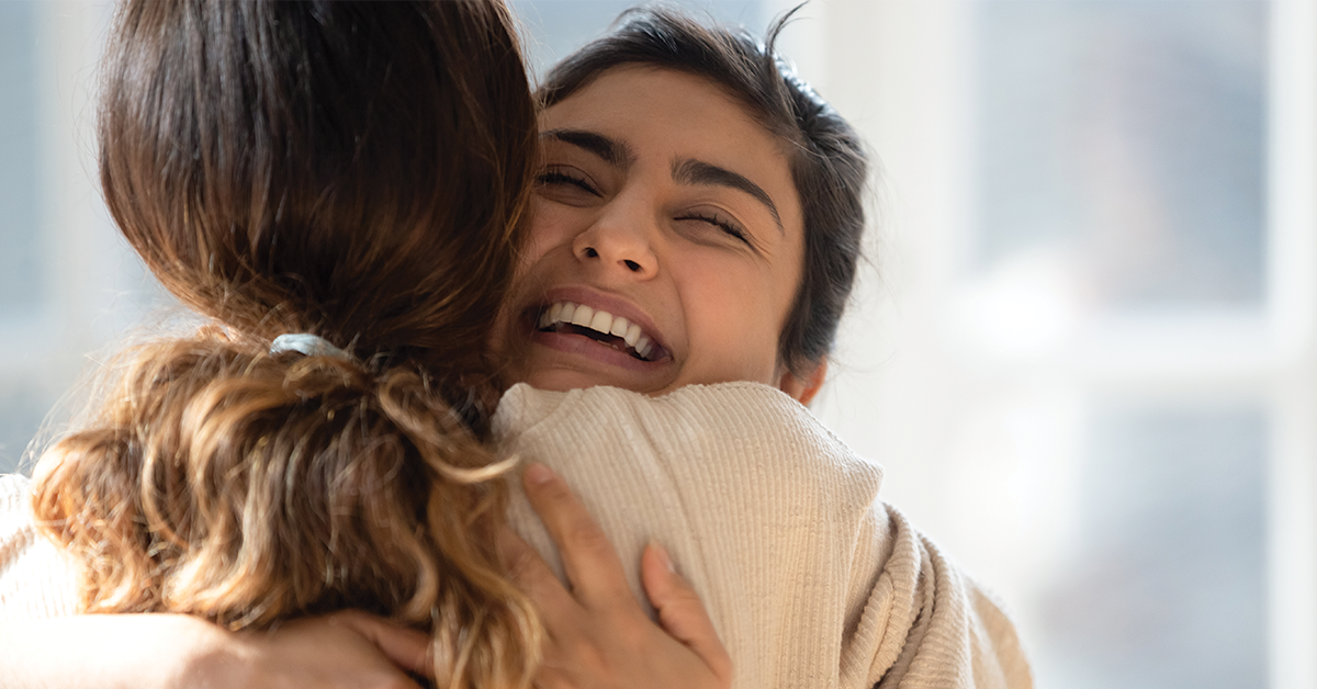 ¿Por qué deberías abrazar más seguido? Te lo contaremos