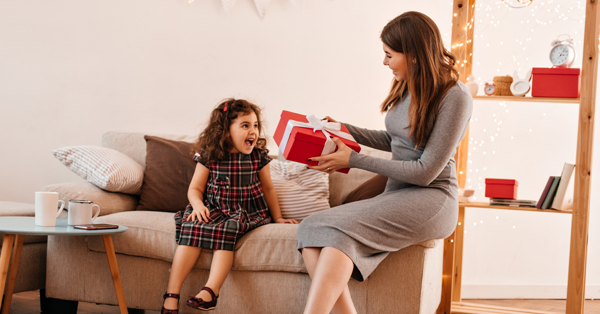 Descubre cómo comprarle un buen regalo a tu hijo sin exceder el presupuesto