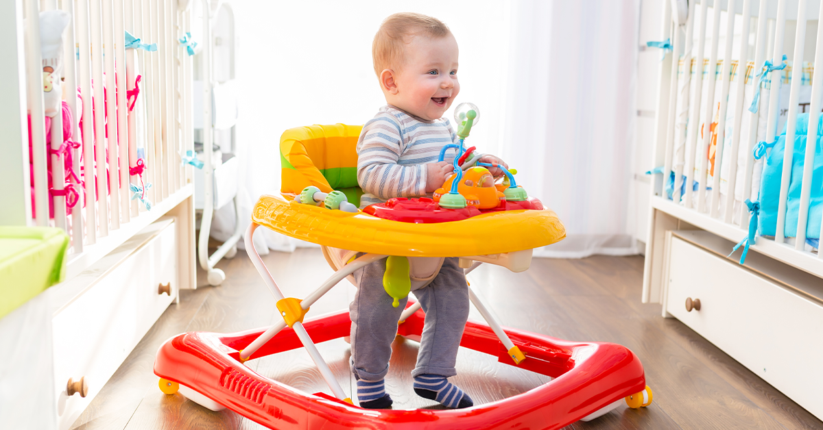 Es recomendable el caminador para los bebés